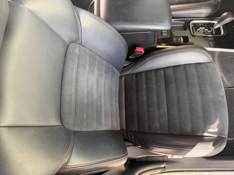 2020 Mitsubishi Outlander LE