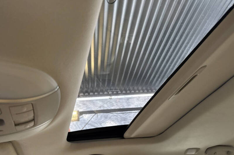 2015 Infiniti Q70 3.7