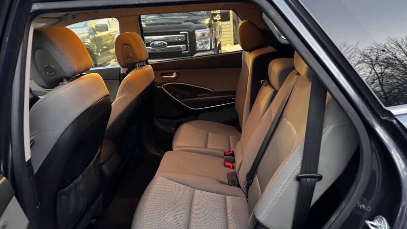 2017 Hyundai Santa Fe SE