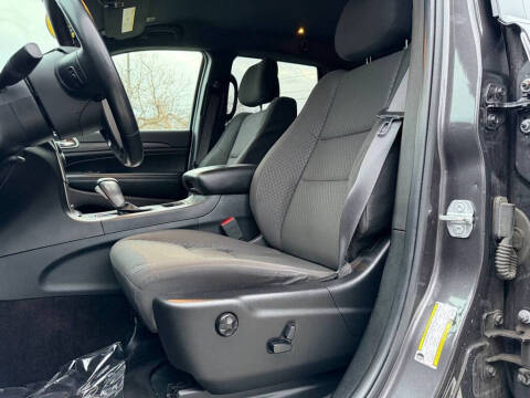 2019 Jeep Grand Cherokee Laredo