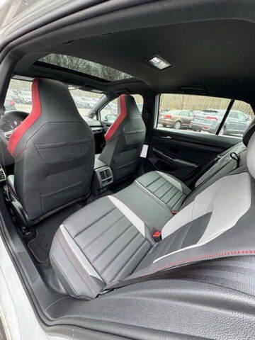 2024 Volkswagen Golf GTI SE