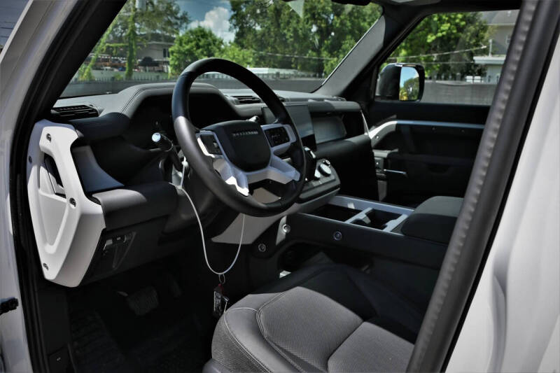 2025 Land Rover Defender 110 P300 S