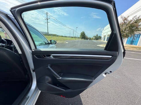 2017 Volkswagen Passat V6 SEL Premium