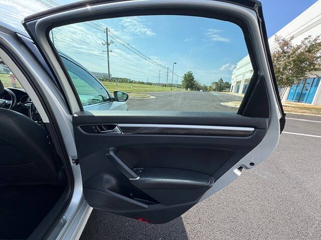 2017 Volkswagen Passat V6 SEL Premium