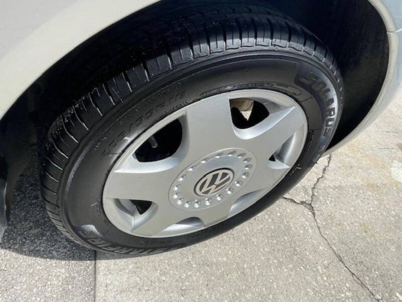 2000 Volkswagen New Beetle GLX 1.8T