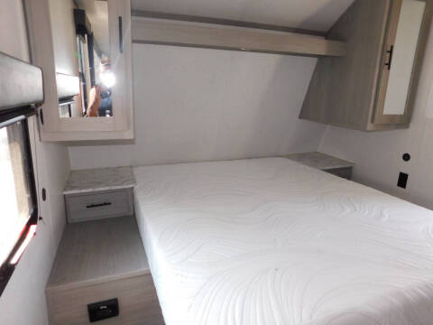 2023 Coleman Lantern 337 BH