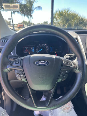 2022 Ford Edge SE