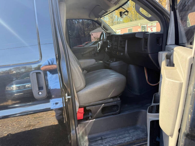 2017 Chevrolet Express 2500