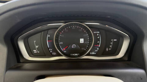 2016 Volvo XC60 T5 Drive-E Platinum