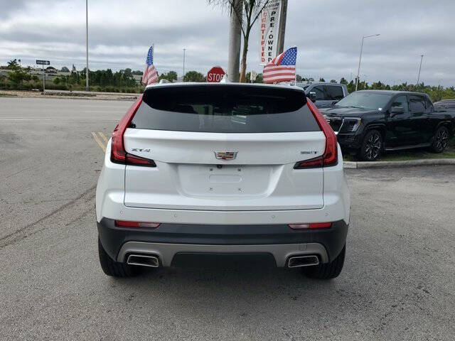 2023 Cadillac XT4 Premium Luxury