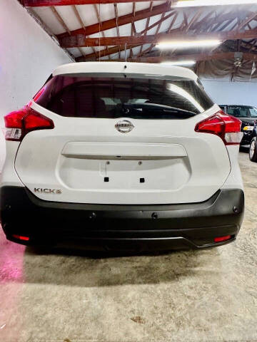 2020 Nissan Kicks S