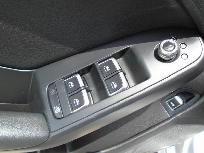 2016 Audi A4 2.0T quattro Premium