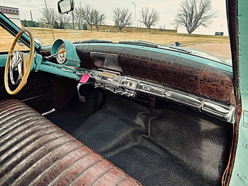 1952 Kaiser TRAVLER
