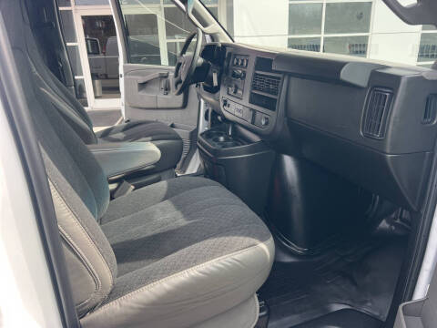 2024 GMC Savana 2500