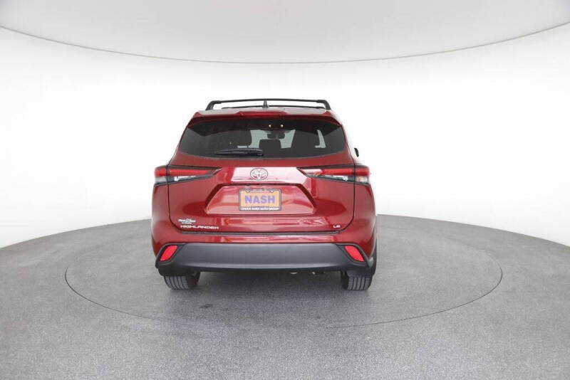 2024 Toyota Highlander LE