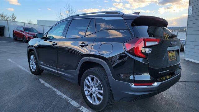 2024 GMC Terrain SLT