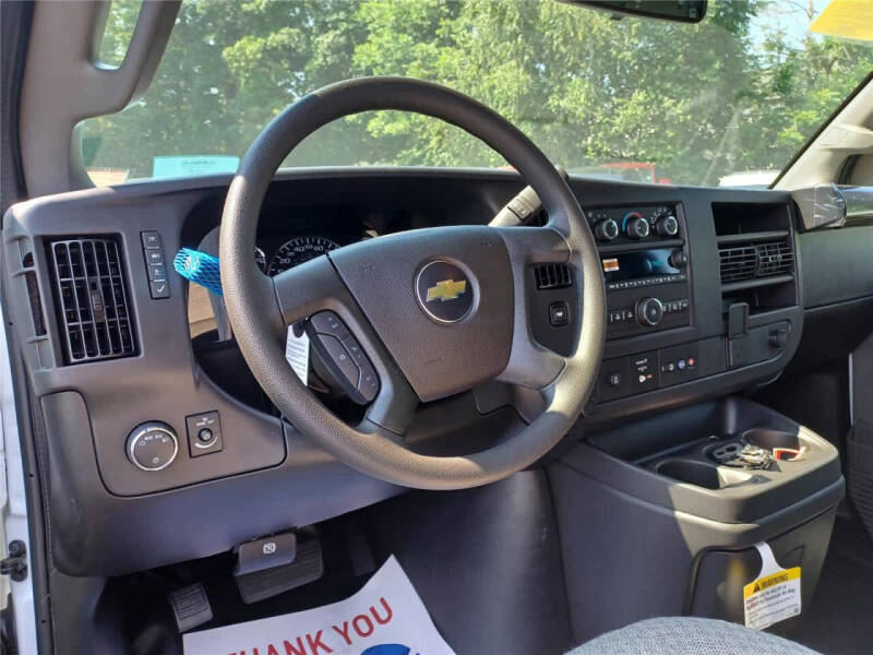 2025 Chevrolet Express 2500