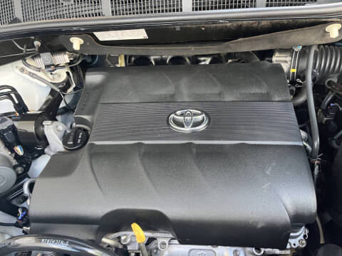 2014 Toyota Sienna LE 8-Passenger