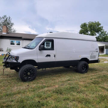 2004 Ford E-Series for sale at Dukes Automotive LLC in Lancaster SC