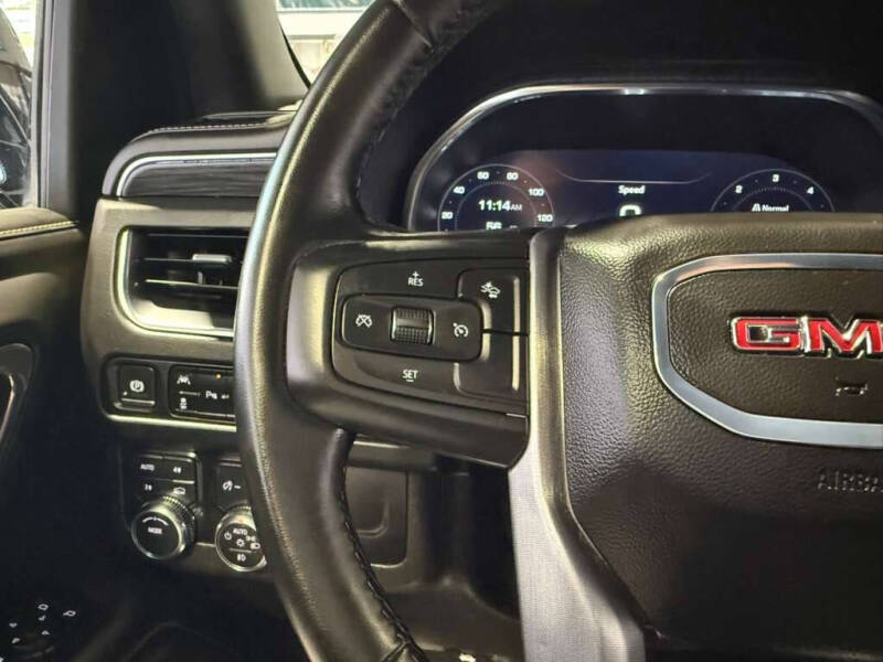 2024 GMC Yukon XL SLT