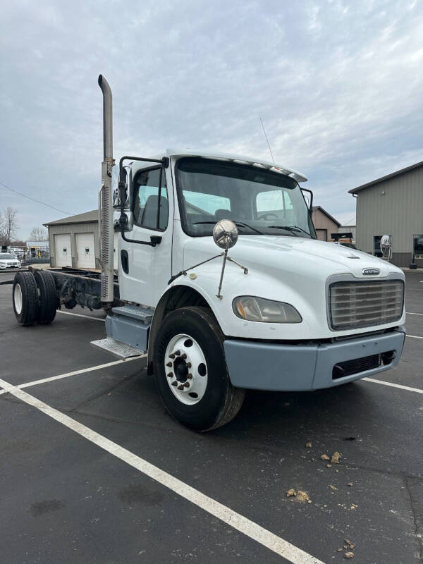 2013 Freightliner Business class M2