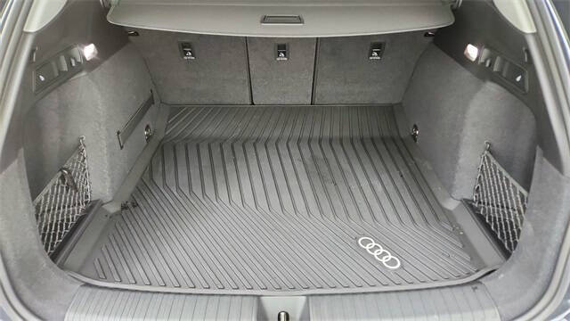 2025 Audi Q6 e-tron quattro Premium Plus