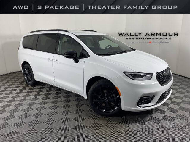 2026 Chrysler Pacifica Select