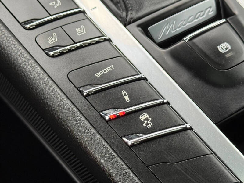 2015 Porsche Macan S