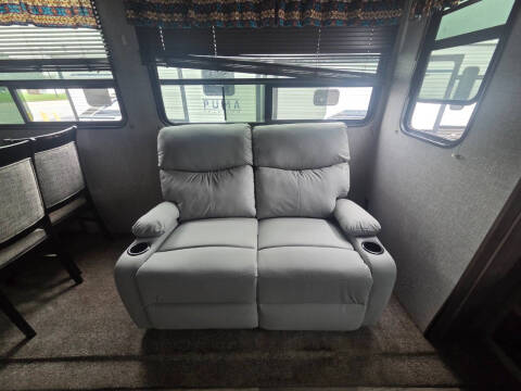 2020 Keystone RV HAMPTON