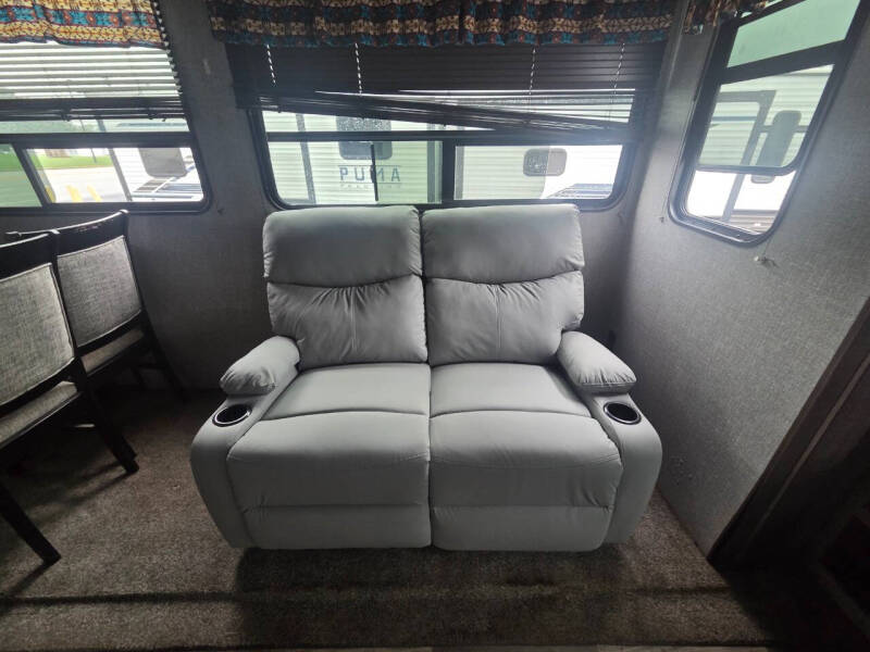 2020 Keystone RV HAMPTON