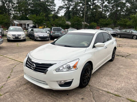 2014 Nissan Altima for sale at Newtown Motors in Virginia Beach VA