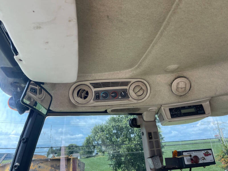 2009 John Deere 5085 M