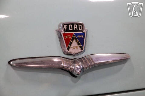 1953 Ford Crestline