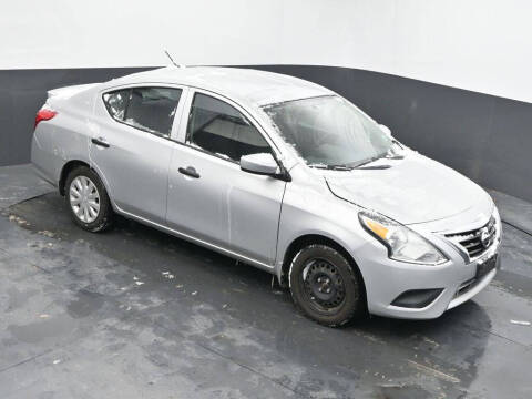 2019 Nissan Versa S Plus