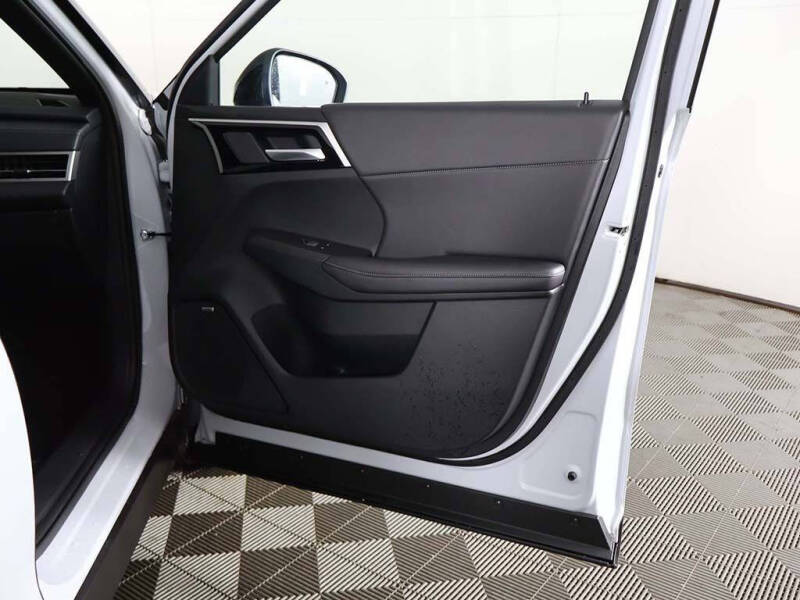 2026 Mitsubishi Outlander LE