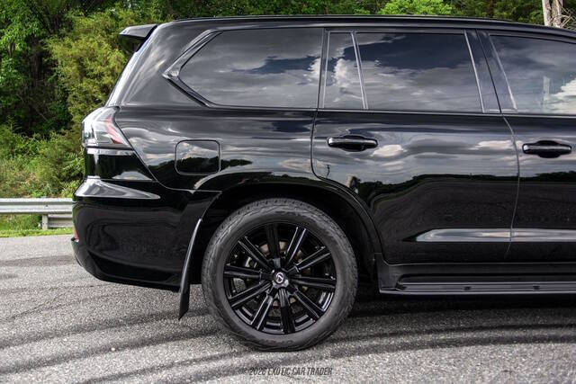 2021 Lexus LX 570 Three-Row