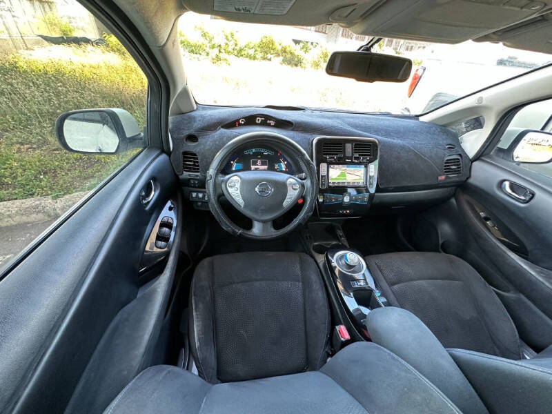 2016 Nissan LEAF SV