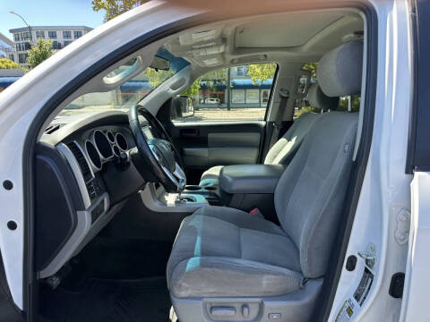 2015 Toyota Sequoia SR5
