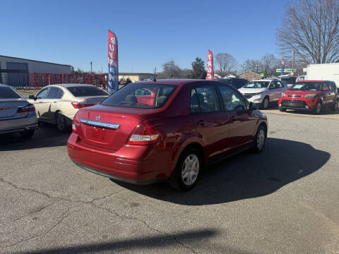 2011 Nissan Versa 1.8 S