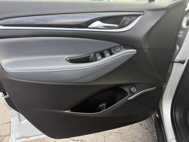 2018 Buick Enclave Essence
