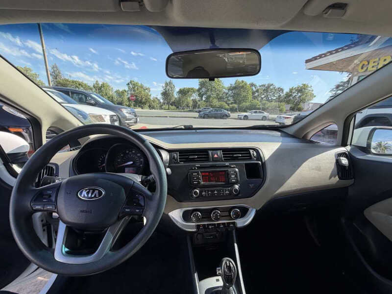 2015 Kia Rio 5-Door LX