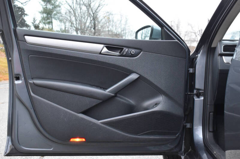 2014 Volkswagen Passat 1.8T SE