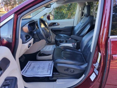 2017 Chrysler Pacifica Touring-L