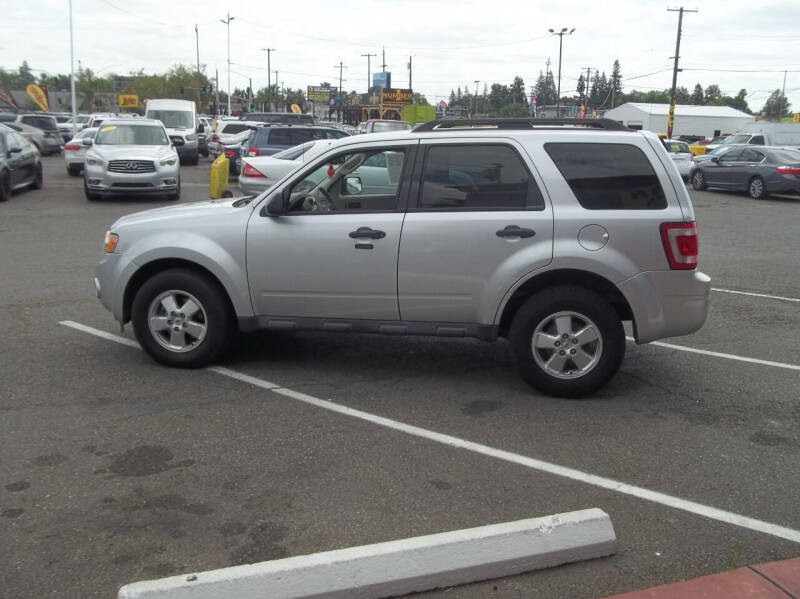 2011 Ford Escape null photo 15