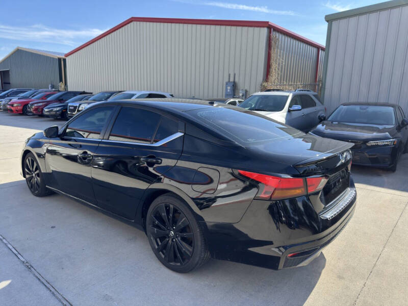 2022 Nissan Altima 2.5 SR