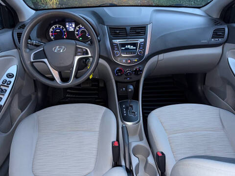 2017 Hyundai Accent SE