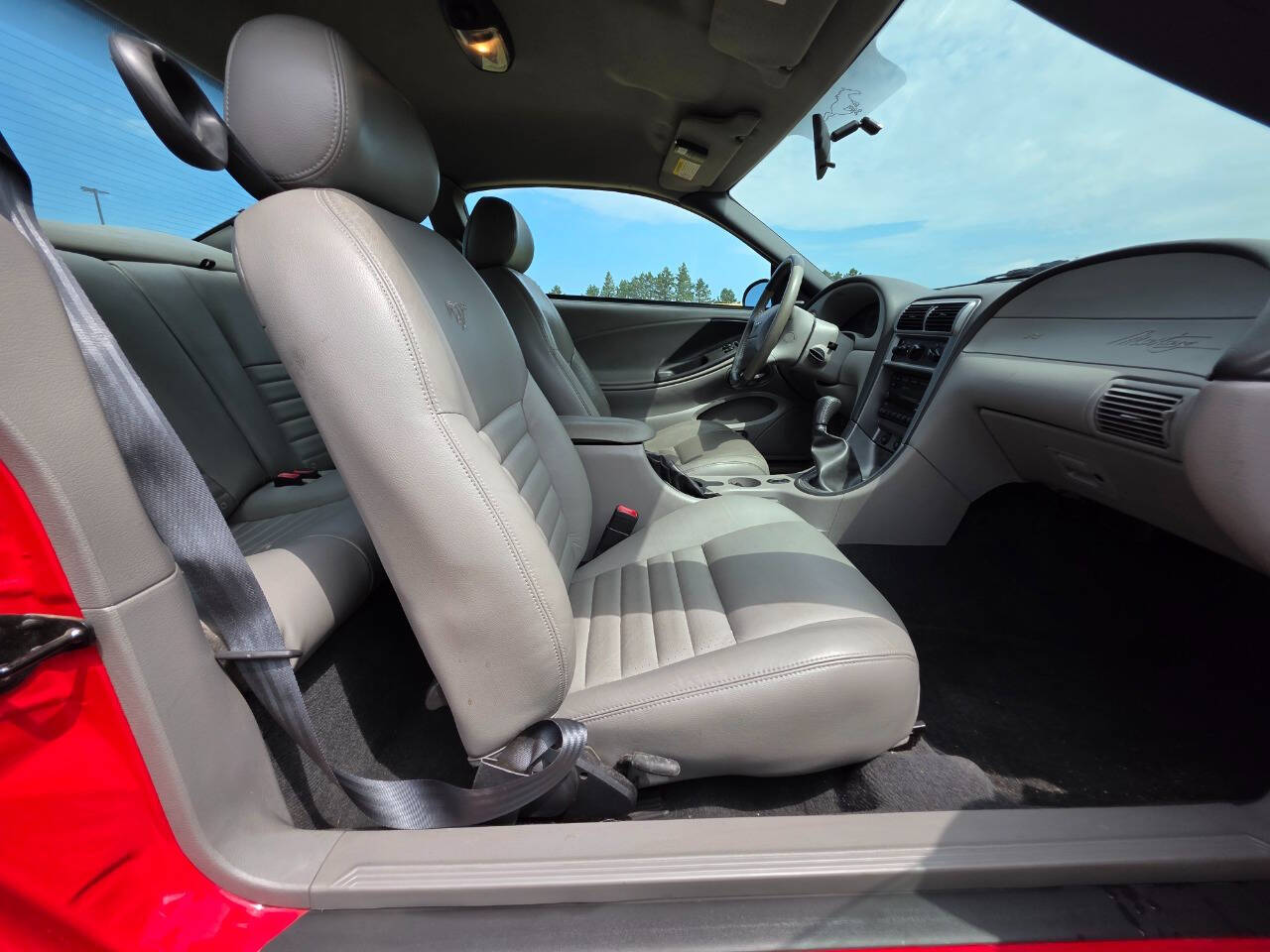 2004 Ford Mustang 161