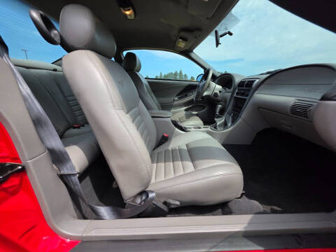 2004 Ford Mustang GT Deluxe
