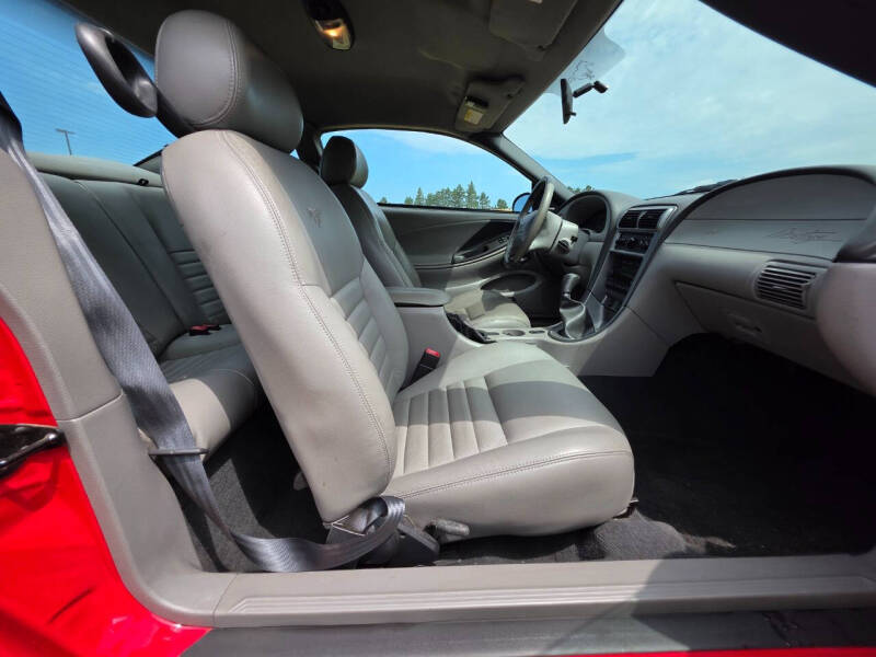 2004 Ford Mustang GT Deluxe
