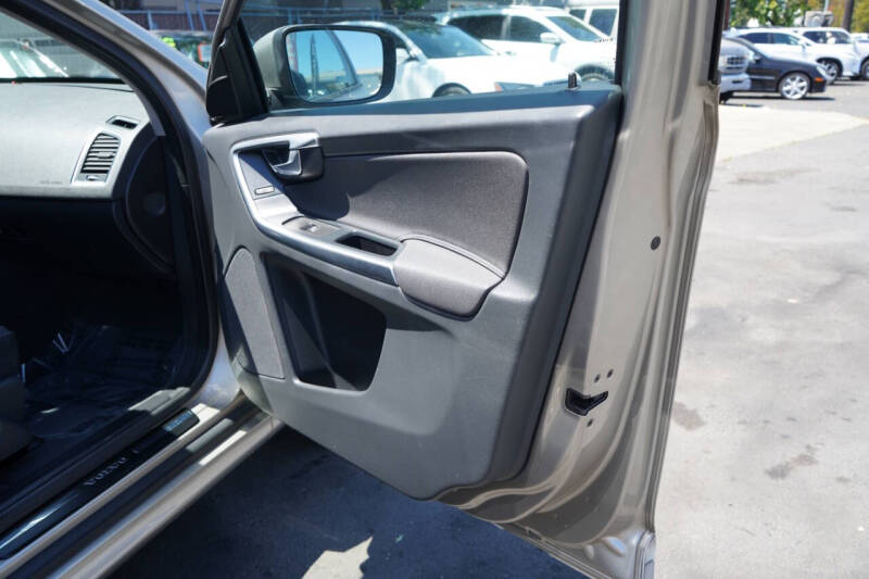 2015 Volvo XC60 T5